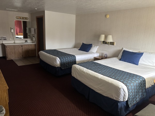 Two Queen Beds, Non-Smoking Hillside Photo 1